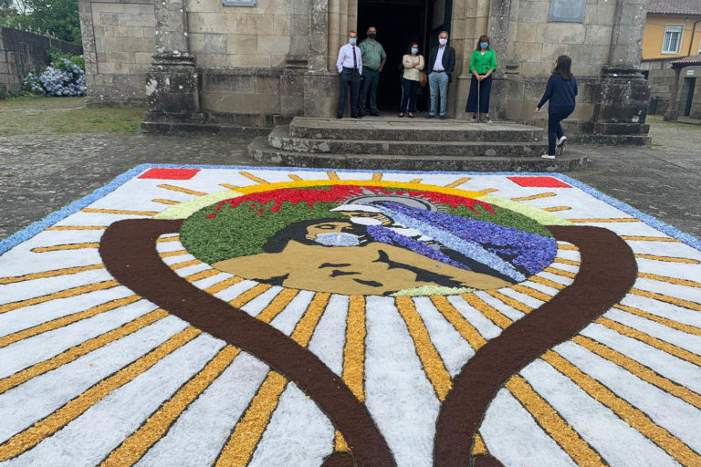 Gondomar énchese de arte floral para celebrar hoxe a súa festividade do Corpus Chisti
