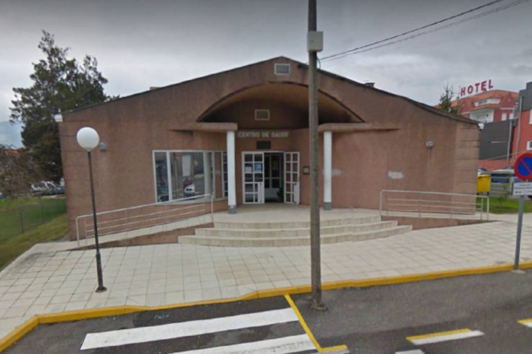 Vinte días de espera para unha consulta de atención primaria no Centro de Saúde do Rosal