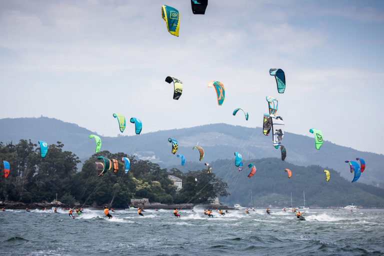 A enseada de San Simón prepárase para acoller a terceira edición do  ‘KiteFest Cesantes’