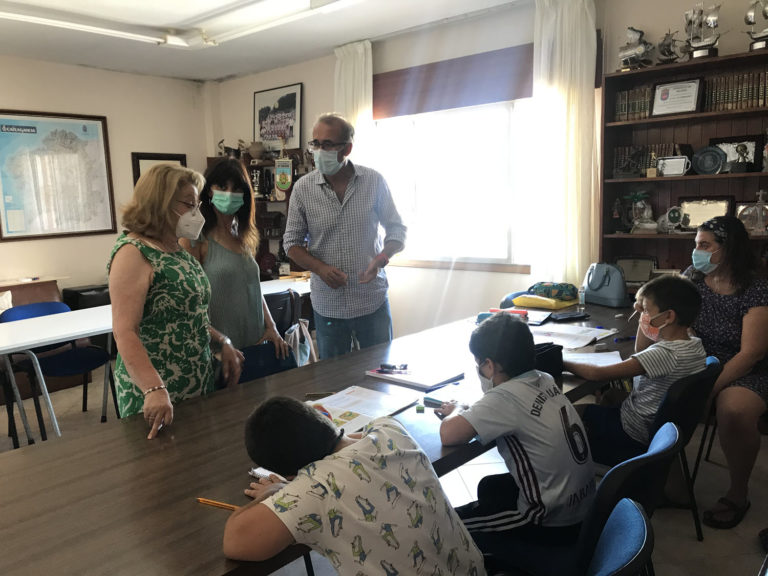 Nigrán colabora coa plataforma educativa solidaria, na que os profesores voluntarios axudan con clases de reforzo