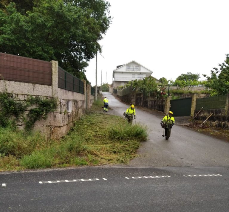 As Neves rematará esta semana os traballos de roza e limpeza en toda a vila