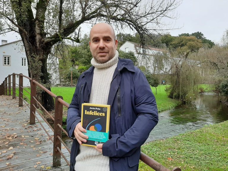 O xornalista Javier Peña presenta na Guarda a súa ‘opera prima’ «Infelices»