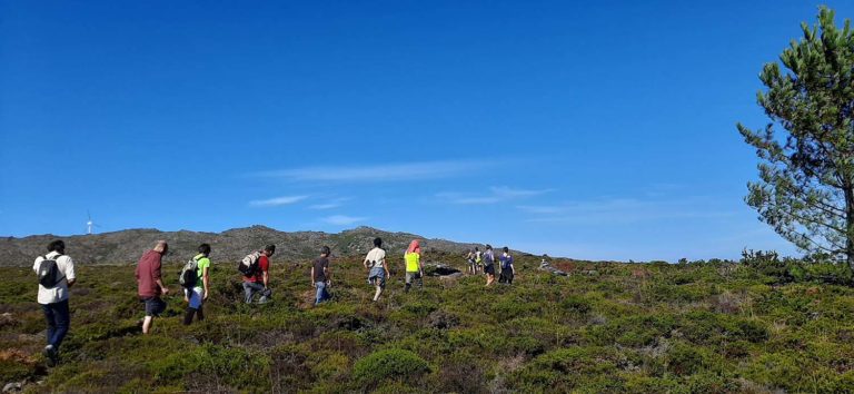 Colectivos galegos e portugueses aúnanse contra a explotación mineira da Serra d’Arga