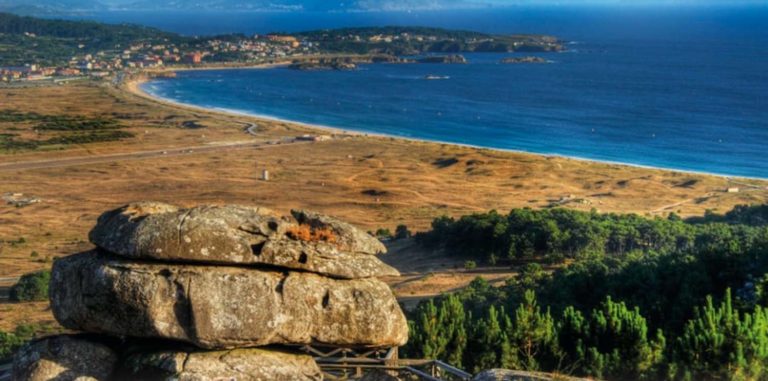 A concellería de Mocidade de Ponteareas organiza unha excursión á Siradella, O Grove, para coñecer a súa riqueza natural