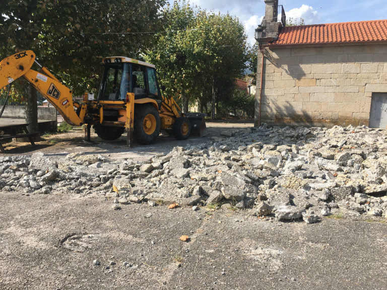 As obras para adecuar o entorno da capela de San Xoán xa están en marcha