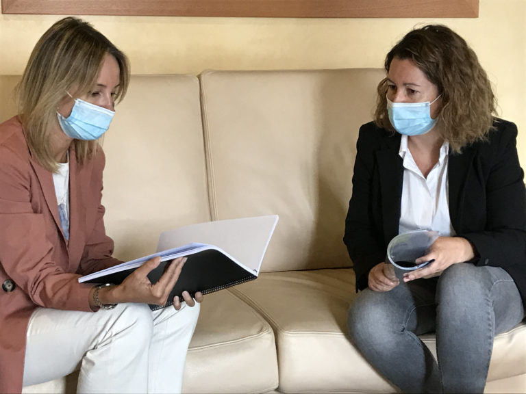 A delegada territorial da Xunta en Vigo aborda coa alcaldesa de Salvaterra os proxectos pendentes de execución neste concello
