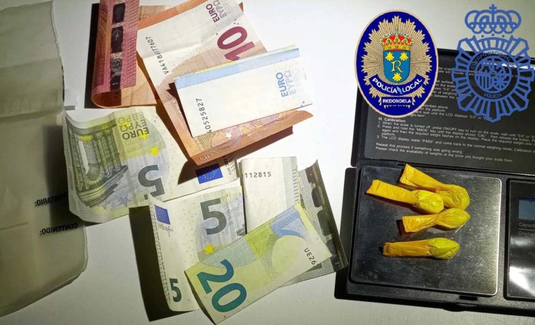 A Policía Local de Redondela intervén substancias estupefacientes a un veciño nun control rutinario de horario de peche de establecementos