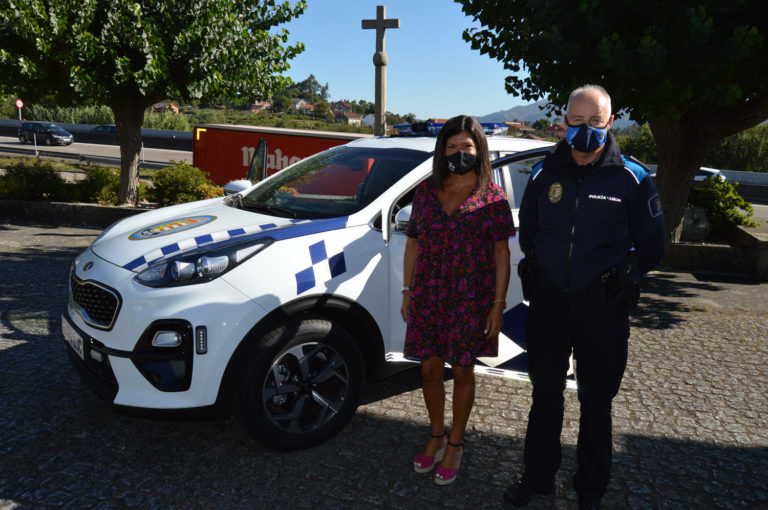 A Policía Local de Mos recibe o primeiro dos vehículos ECO cos que amplía o seu parque móbil