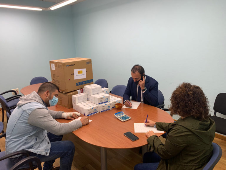 3.000 máscaras enviadas polo Goberno Central distribúense polo Concello entre os colectivos máis vulnerables