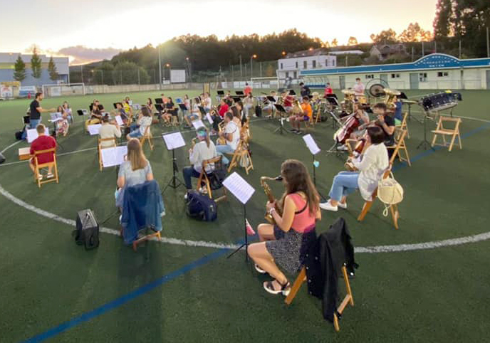 A homenaxe aos heroes e heroínas da crise sanitaria pecha O Alivio 2020