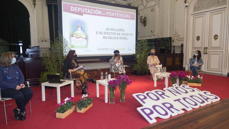 Mulleres do rural debateron na Escola María Vinyals da Deputación sobre as carencias que visibilizou a COVID  e piden “ser tidas en conta” no debate político