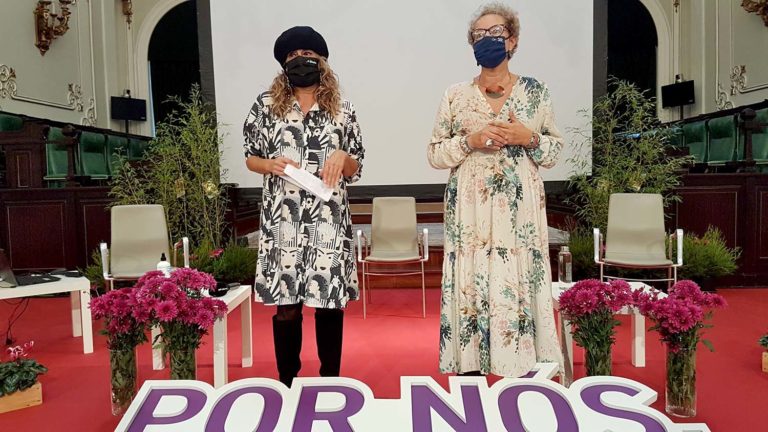 Carmela Silva recibe na Deputación á directora do CRA ‘Mestra Clara Torres’ de Tui, premio ‘Escola do Ano’ da Fundación Princesa de Girona