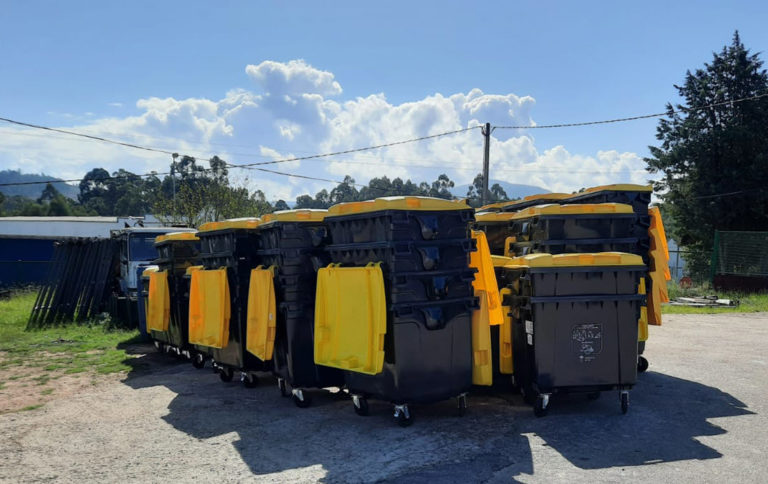 Noventa colectores para a recollida de envases están a ser colocados nas parroquias