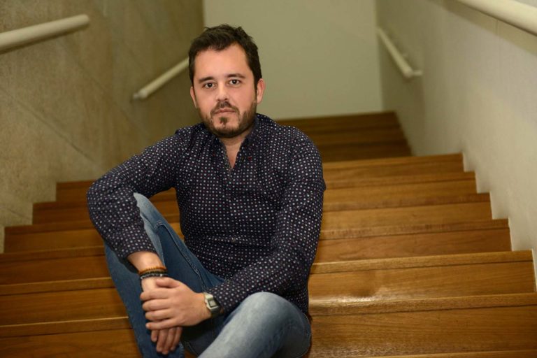 O porriñés Diego Giráldez finalista do premio de xornalismo ‘Fernández del Riego’