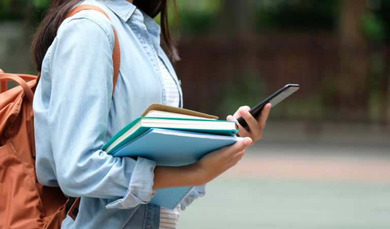 Ponteareas abre unha nova convocatoria de axudas para libros de texto e material escolar