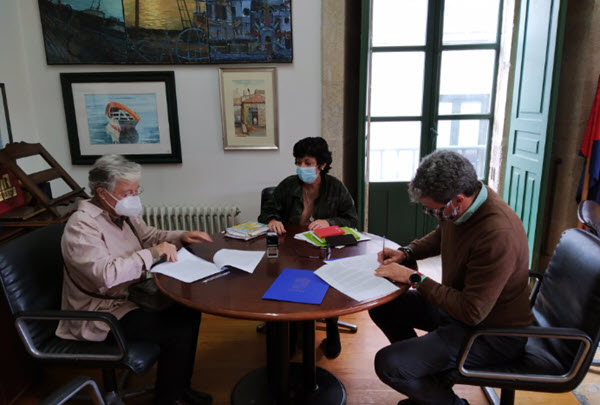 O Concello de Baiona rubrica por primeira vez un convenio de colaboración coa Asociación Avelaíña
