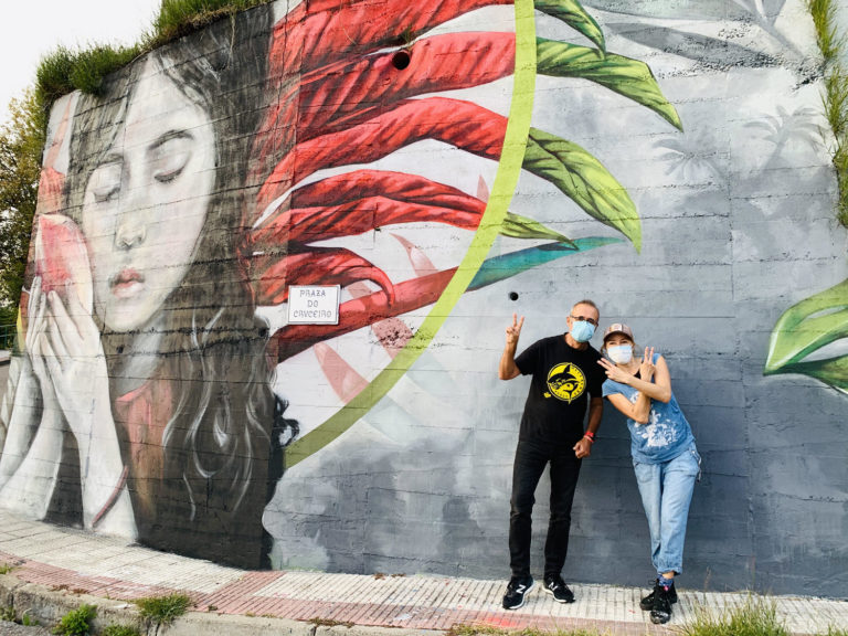 Nigrán estrea en Panxón o maior mural da artista Lula Goce na comarca do Val Miñor