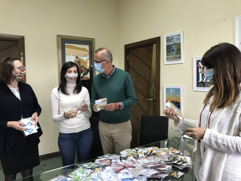 Nigrán fornece de máscaras inclusivas ao profesorado de todos os centros educativos do municipio e ao alumnado con necesidades especiais