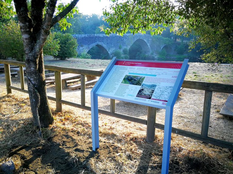 Novas tecnoloxías, paneis informativos e mellora da sinalización para difundir o patrimonio cultural do rural ponteareán