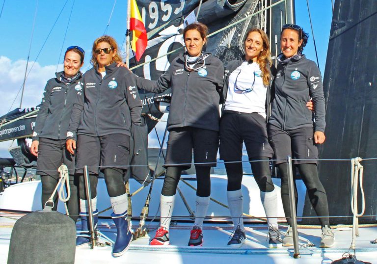 Cinco mulleres que superaron o cancro dan a volta a España a vela no ‘Reto Pelayo Vida’