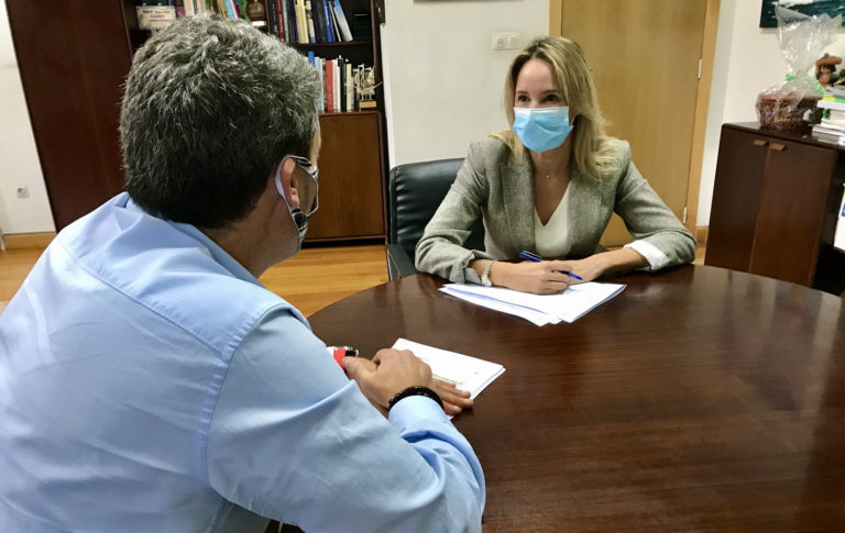 Marta Fernández-Tapias, delegada territorial da Xunta en Vigo, visitou onte o concello de Baiona