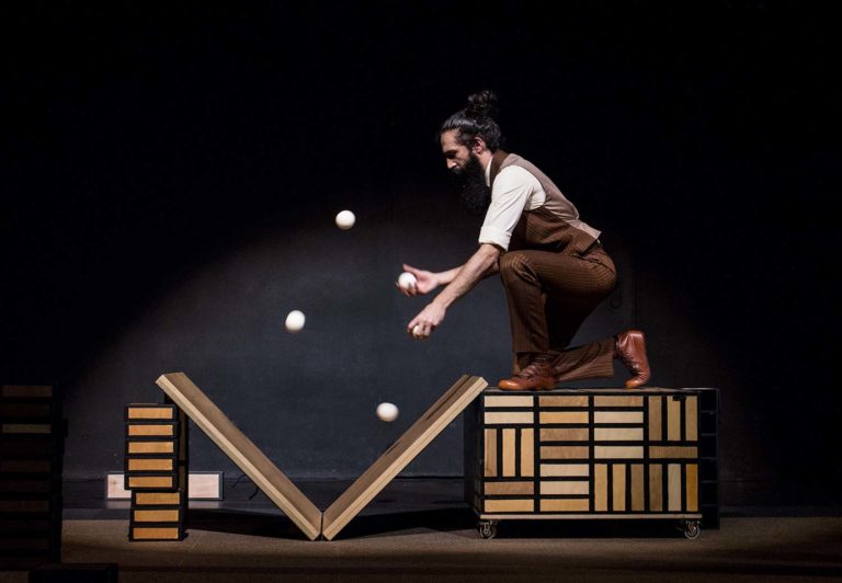 Xampatito Pato presenta este venres no Teatro Municipal o espectáculo de circo-teatro ‘Só’