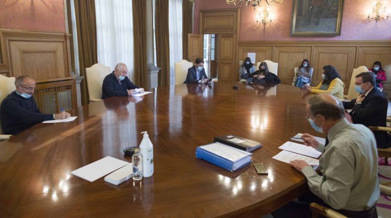 A Deputación destina máis dun millón de euros a concellos e entidades sociais da provincia