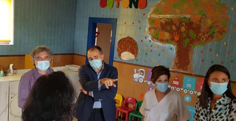 Inicio de acondicionamento da antiga ‘Galiña azul’ nas Neves