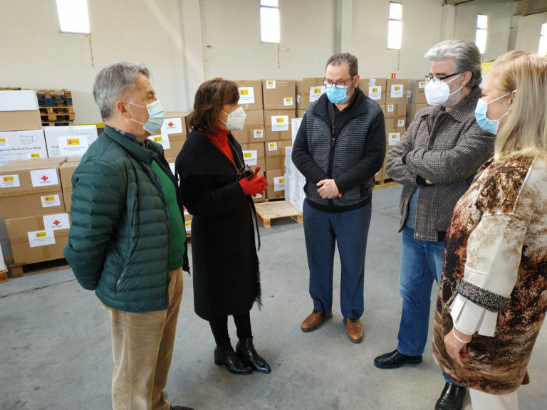 A Subdelegación do Goberno entrega 48.000 máscaras a Cermi, Cruz Vermella e Cáritas para a súa distribución entre a poboación máis vulnerable