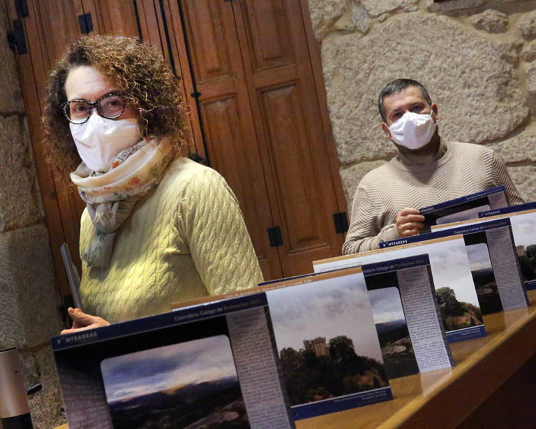 Ponteareas agasalla á veciñanza co seu Calendario Galego