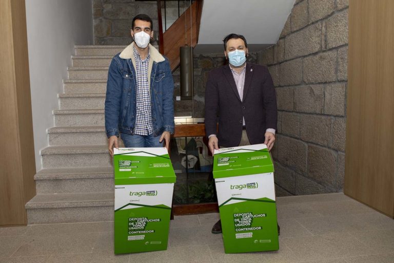 Gondomar dótase de colectores para a recollida de catuchos de tinta e tóner