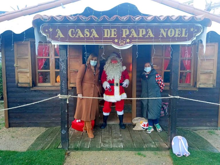 A Casa de Papá Noel mantén viva a ilusión polo Nadal dos nenos e nenas de Redondela