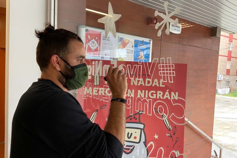 Nigrán leva aos escaparates a súa campaña para promover o consumo local no Nadal