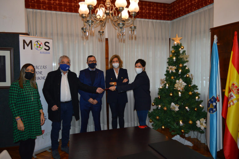 Arranca a campaña solidaria de Nadal de recollida de alimentos coas primeiras doazóns de empresas mosenses