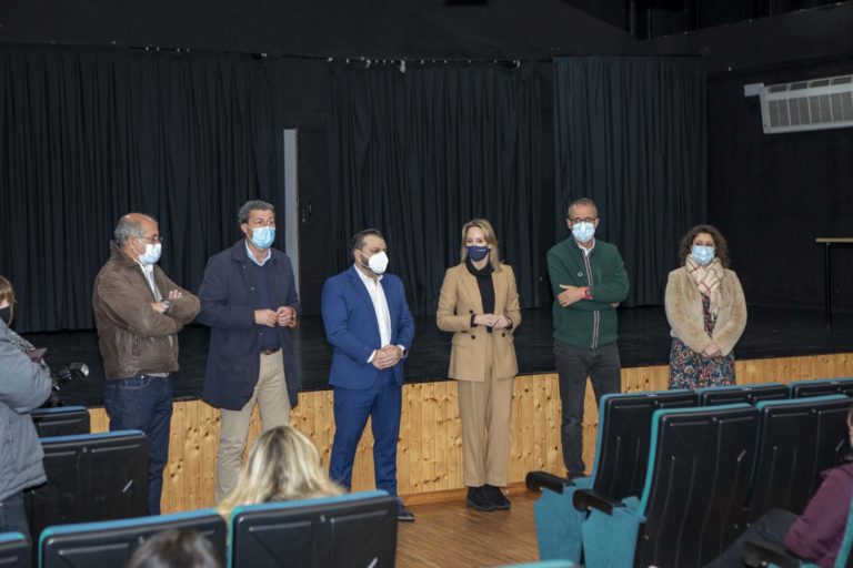 Os concellos do Val Miñor inauguran a segunda edición do obradoiro dual de deseño gráfico e coidados sociosanitarios