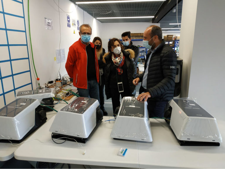 Maica Larriba e Juan González visitan a empresa nigranesa Efimob tras ser elixida para integrar o proxecto MOVES