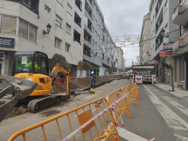 O Goberno de Ponteareas explica os factores que non permiten evitar o solapamento de obras no casco urbano