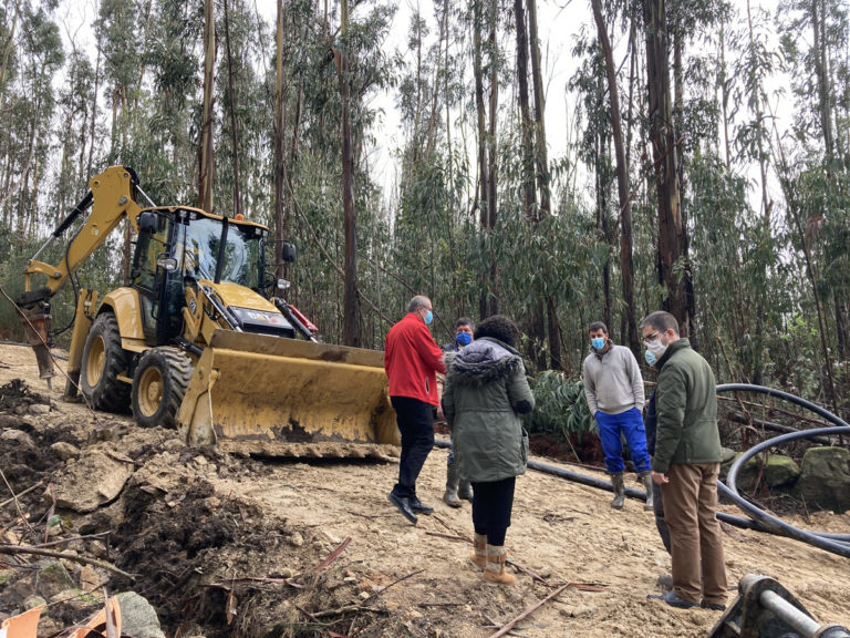 O Concello de Nigrán mantén a súa colaboración coas comunidades de augas veciñais renovando os colectores de Pracíns, en Chandebrito