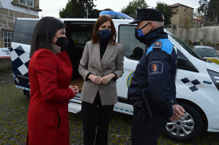A Xunta colabora con Concello de Mos na adquisición dun novo vehículo destinado ás labores ambientais da Policía Local
