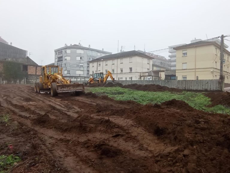 Iniciados os traballos de acondicionamento do aparcadoiro na rúa Sarmiento Rivera de Ponteareas