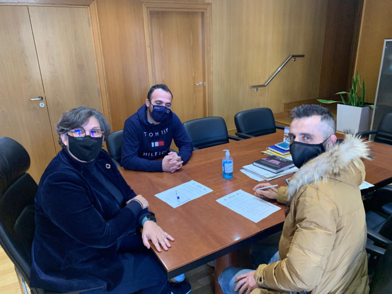 Asinado o contrato de patrocinio do Concello co club ciclista “Master da Louriña”