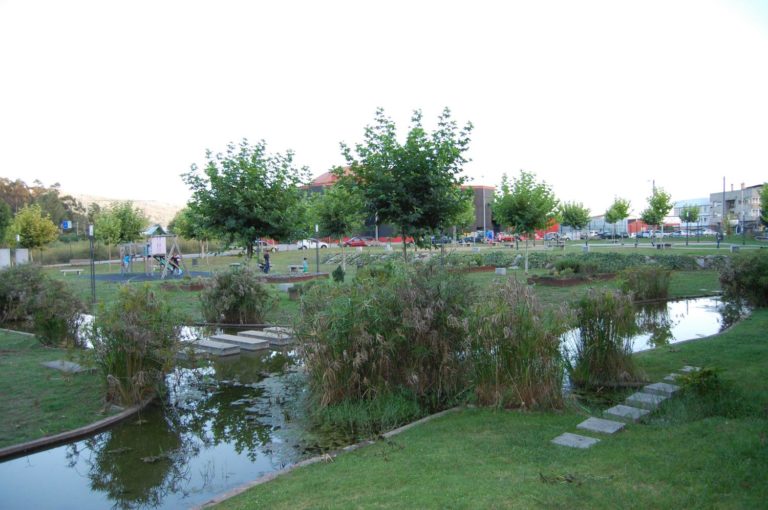 O parque canino de Mos ubicarase na área de lecer de Sanguiñeda