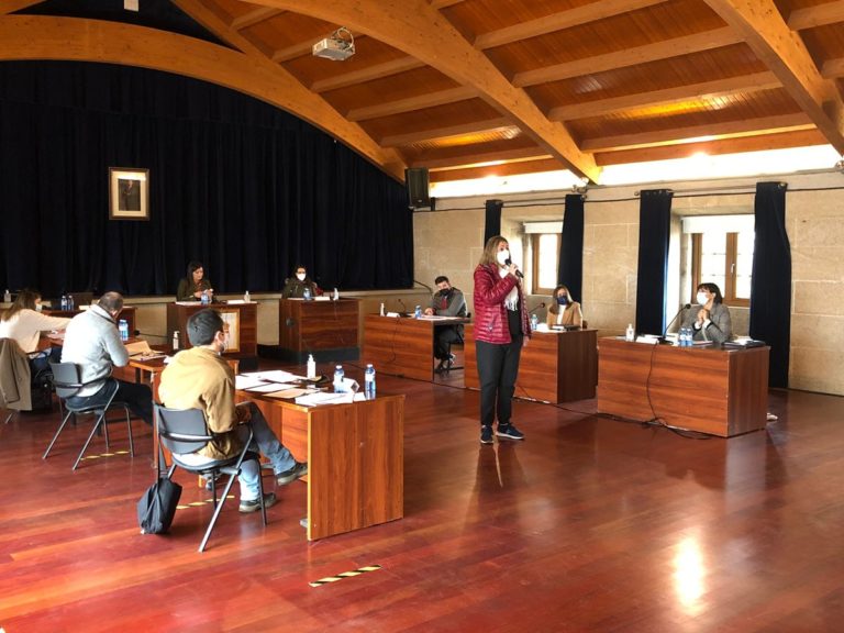 Mos aproba por unanimidade unha moción conxunta de apoio aos traballadores de Pili Carrera