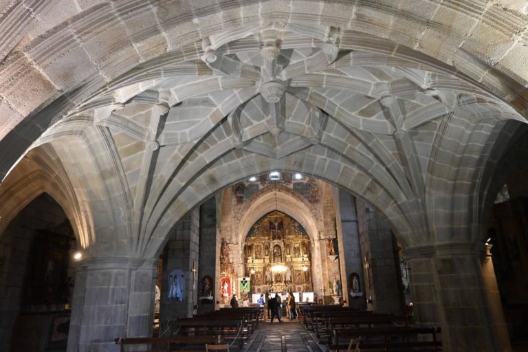 A Xunta investirá 900.000 euros no mosteiro de Santa María de Oia para rehabilitar “un dos maiores bens” do Camiño Portugués pola Costa