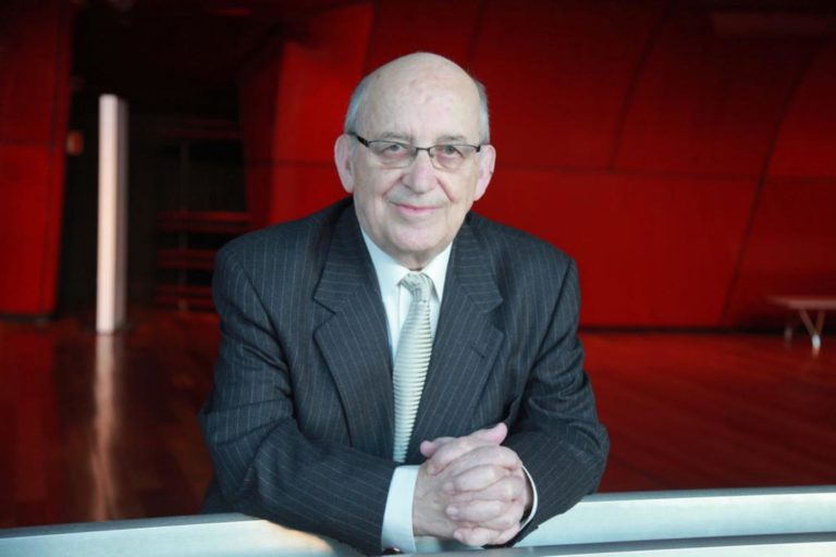 A Asociación de Alfombristas de Ponteareas apoia a candidatura do mestre Rogelio Groba ao premio Princesa de Asturias das Artes