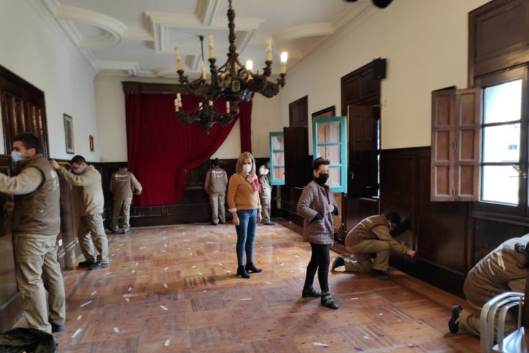 O antigo Salón de Plenos do Concello de Redondela recuperará o pasado esplendor e aspecto orixinal para ser utilizado como espazo multifunción