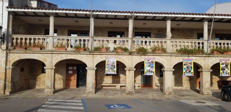 O Rosal enche a praza do Calvario co proxecto do CRA María Zambrano «Iguais somos +»