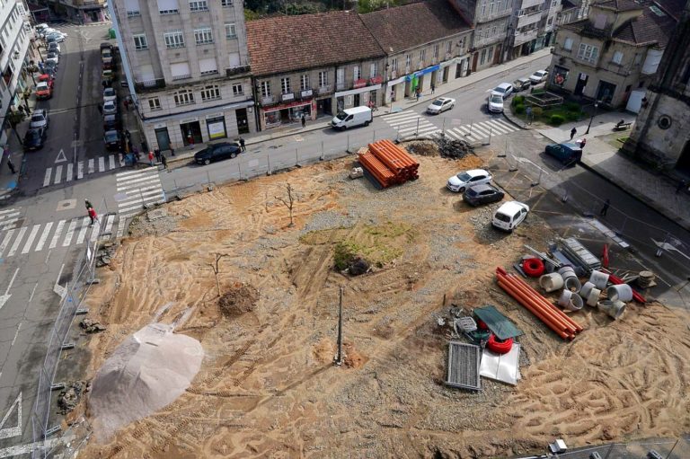 O peche por obras da Praza de Bugallal obriga a reordenar a circulación e accesos en once rúas a partires de mañá