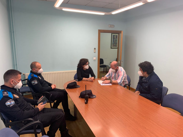 A alcaldesa do Porriño solicita ao Conselleiro de Sanidade, en nome da hostalería, unha ampliación do prazo para descargar os códigos QR