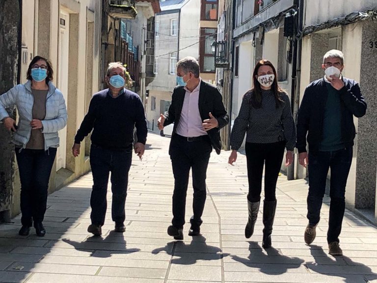 A Rúa do Calvario, na Guarda, volve a contar con pavimento de pedra grazas a unha achega de 122.000 euros da Deputación